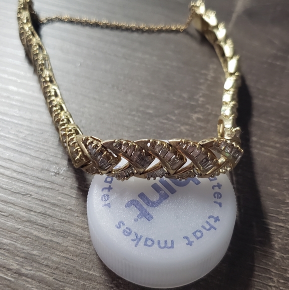 Lady's 18K Yellow Gold Diamond Bracelet - Picture 2 of 3